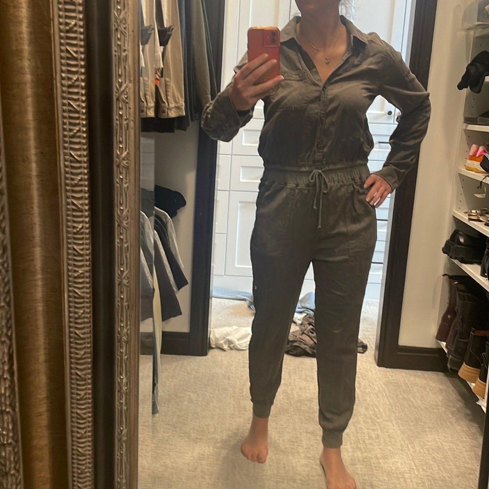 Faherty Twill Jumpsuit - size Medium - army green